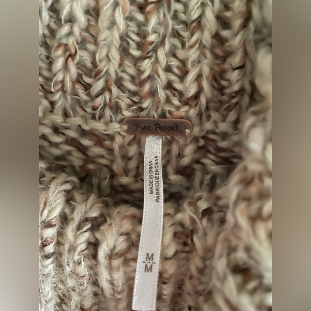 Free People Echo Pullover Sweater size Medium - Picture 6 of 7